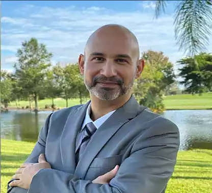 Andres Guia, professional real estate agent and licensed Realtor in West Broward, South Florida
